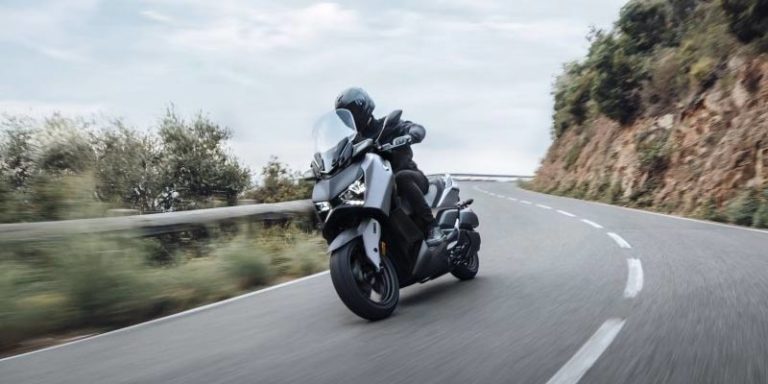 2024 Yamaha XMAX [Top Speed, Specs, Features, Prices]